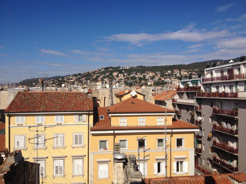 Sunny Apartment Temporary Rent - Trieste