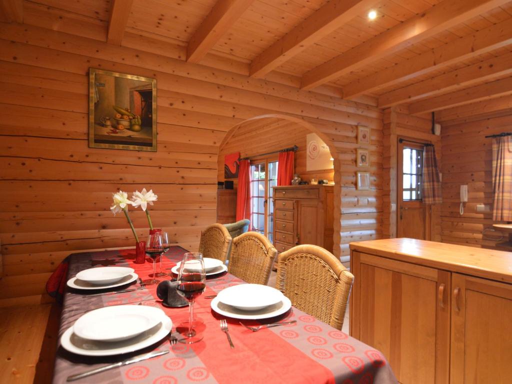 Charming Chalet With Private Garden In Stavelot - Malmedy