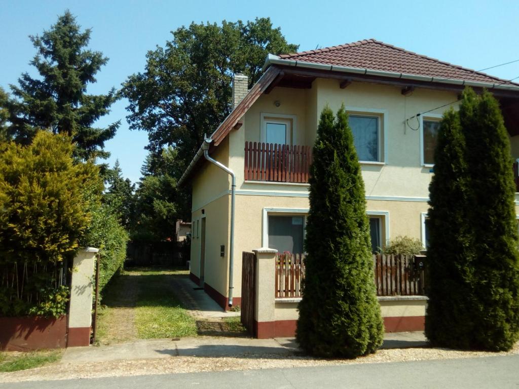 Éva vendégház Guesthouse - Debrețin
