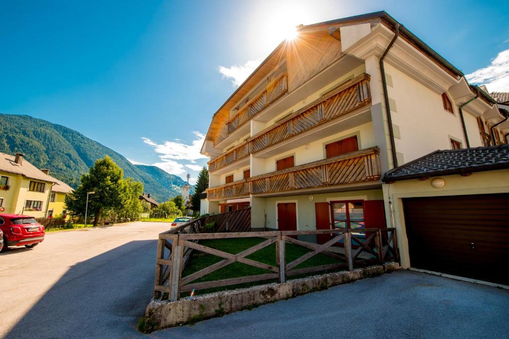 A Nice One-bedroom Apartment With A Parking Space - Kranjska Gora