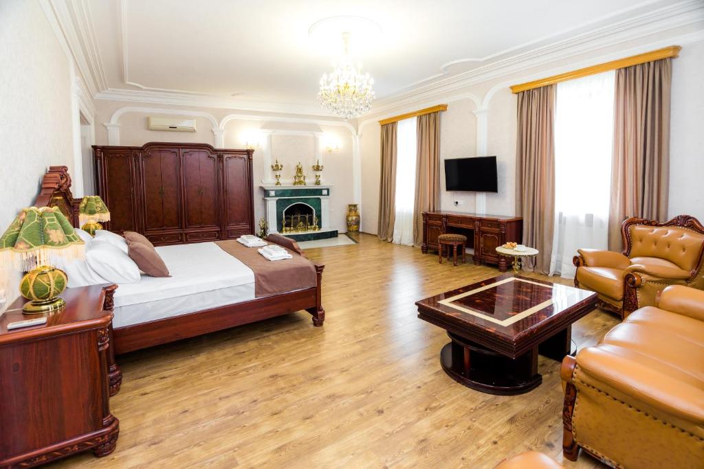 Deluxe Double Room With King Size Bed - Tbilisi