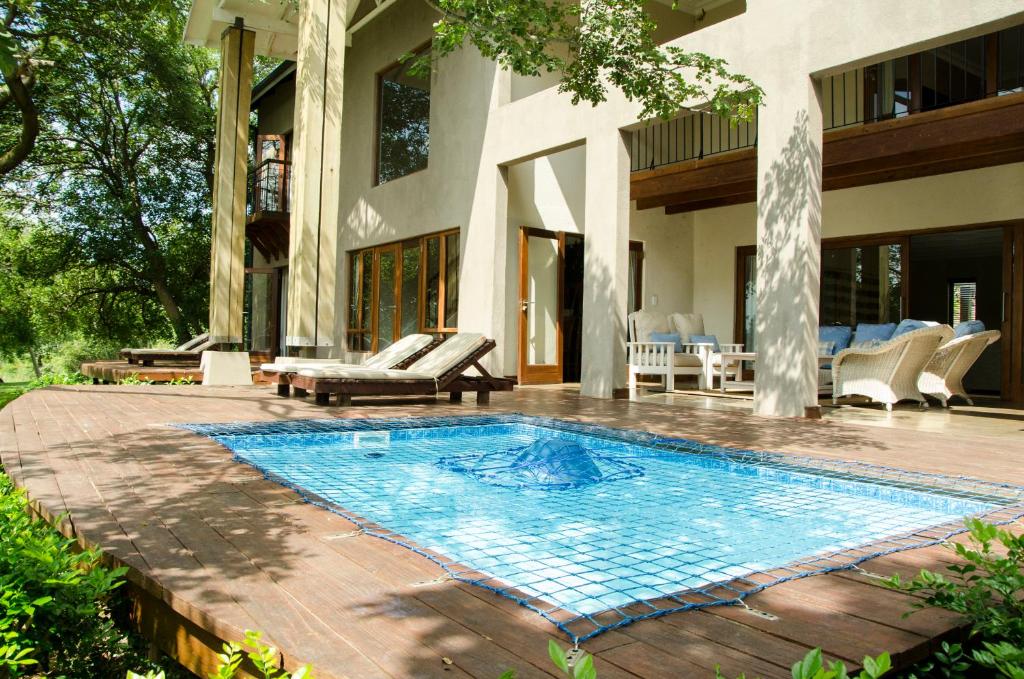 Villa Rostrata-on-lake Close To The Kruger Park - Hazyview