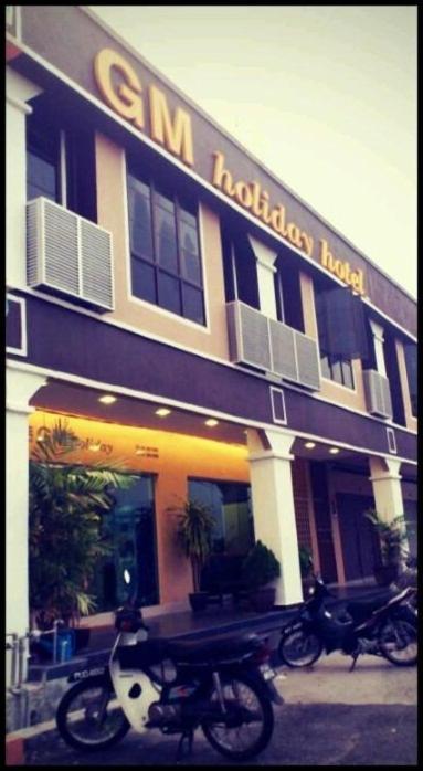 Gm Holiday Hotel - Seri Manjung