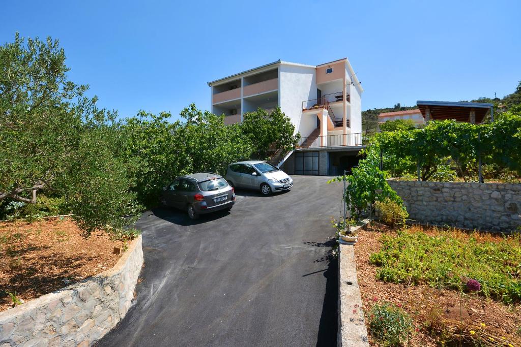 Apartments With A Parking Space Vinisce, Trogir - 14407 - Seget Vranjica