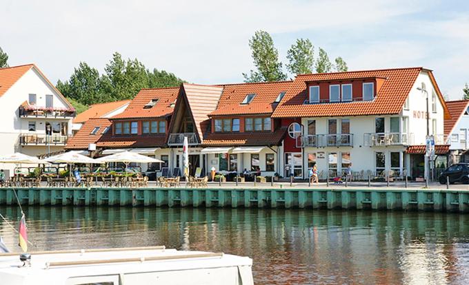 Hotel Zur Brücke - Mecklenburgische Seenplatte