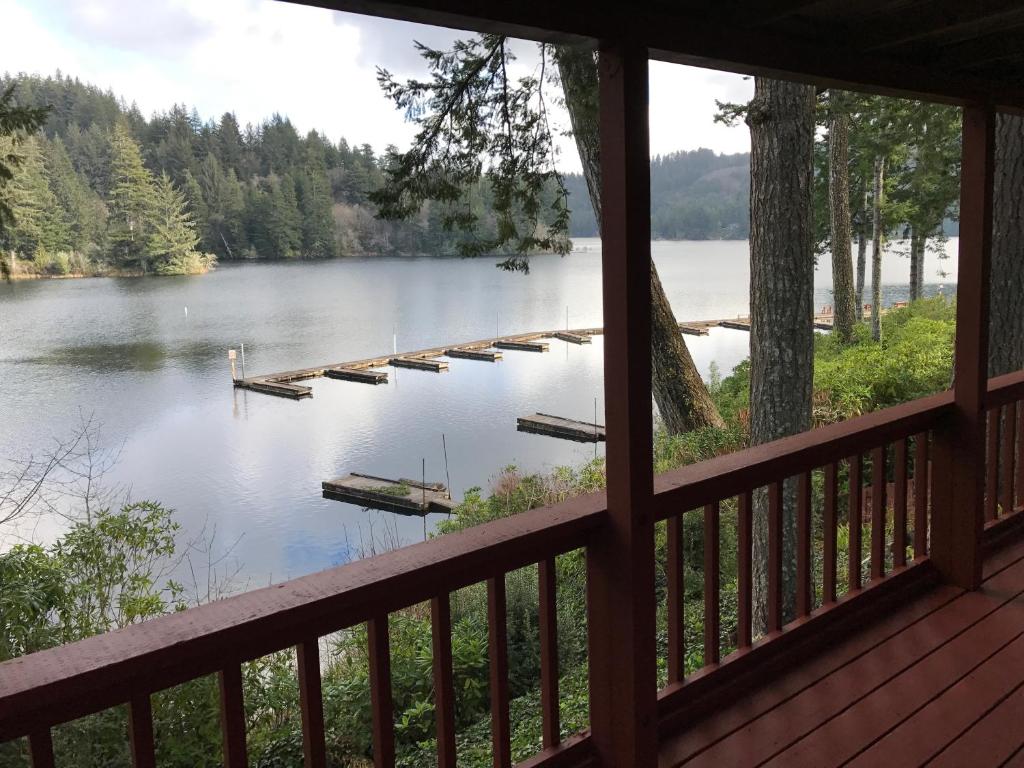 Mercer Lake Resort And Private Beach - Oregon