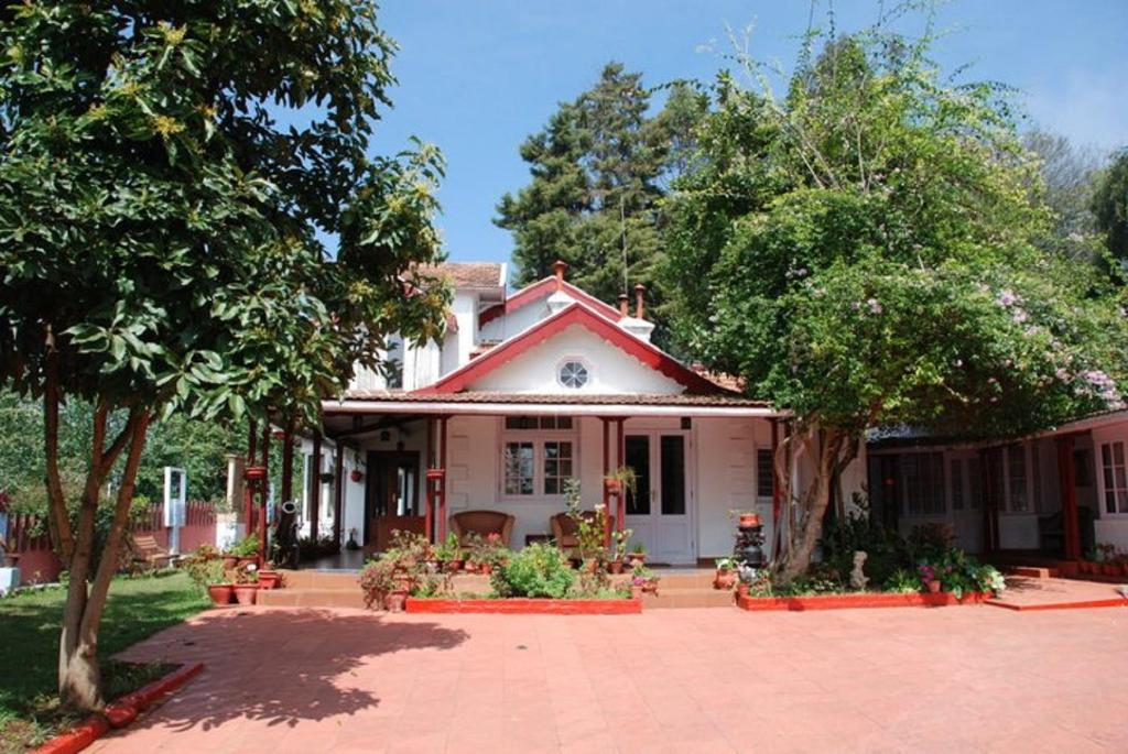 Colonial 4 B/r Home, Great For Families, Coonoor - 쿠누르