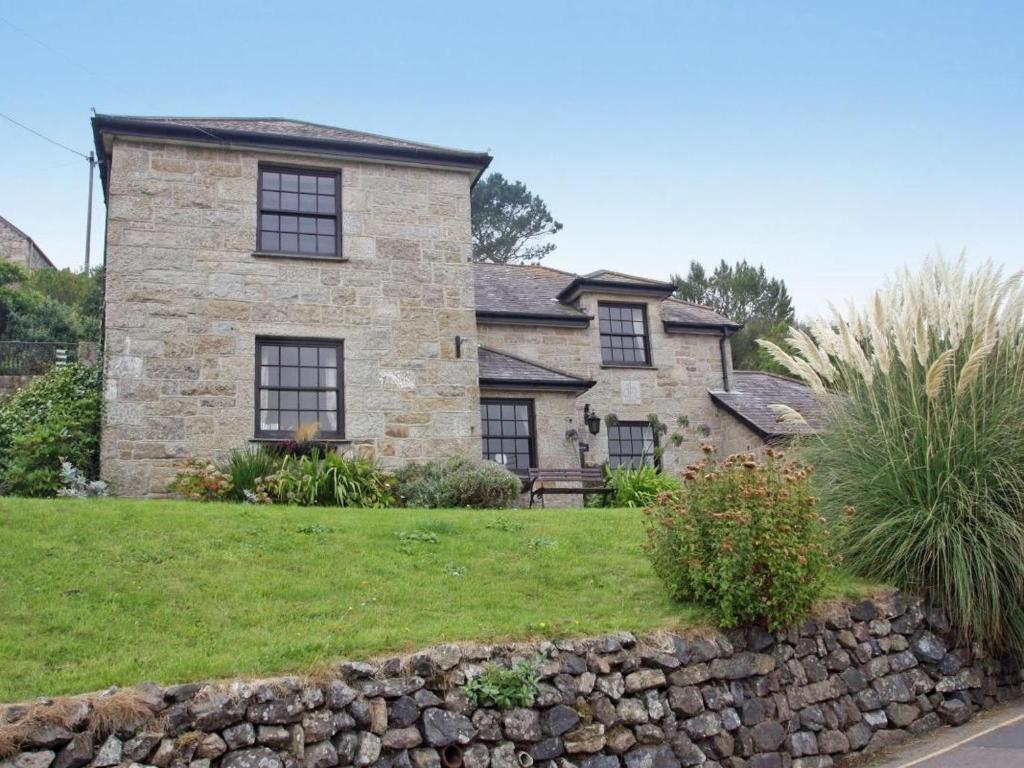 Mengarth, Pet Friendly, Country Holiday Cottage In Cadgwith - Coverack