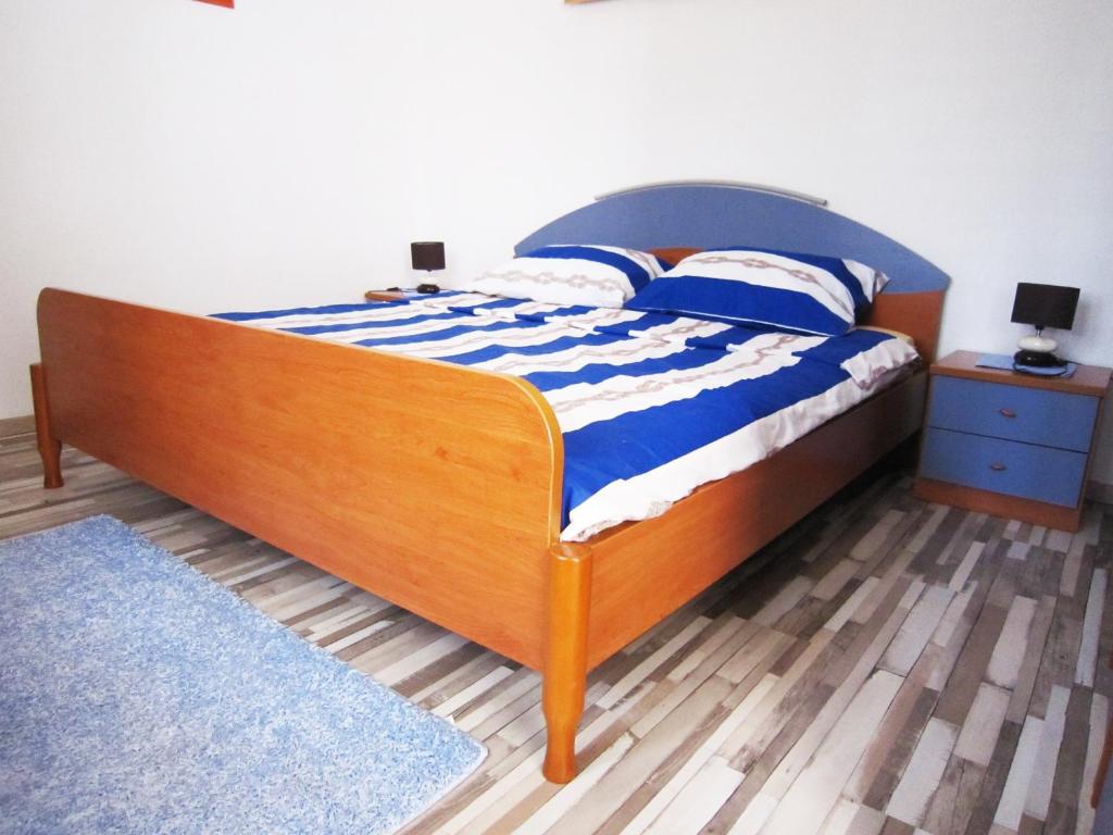 Two Bedroom Apartment 100m From Beach! - Primošten