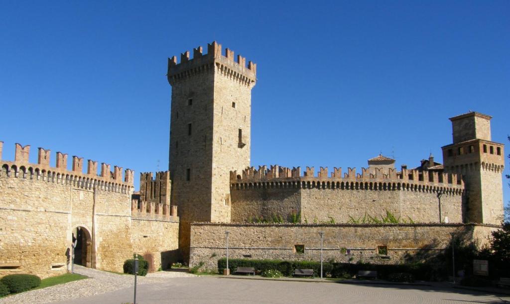 Castello Di Vigoleno - Province of Piacenza