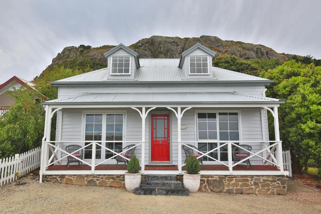 Little Talisker Cottage - Luxury Coastal Chic - Tasmania