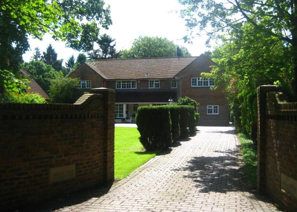 Tanglewood Guest House - Crawley