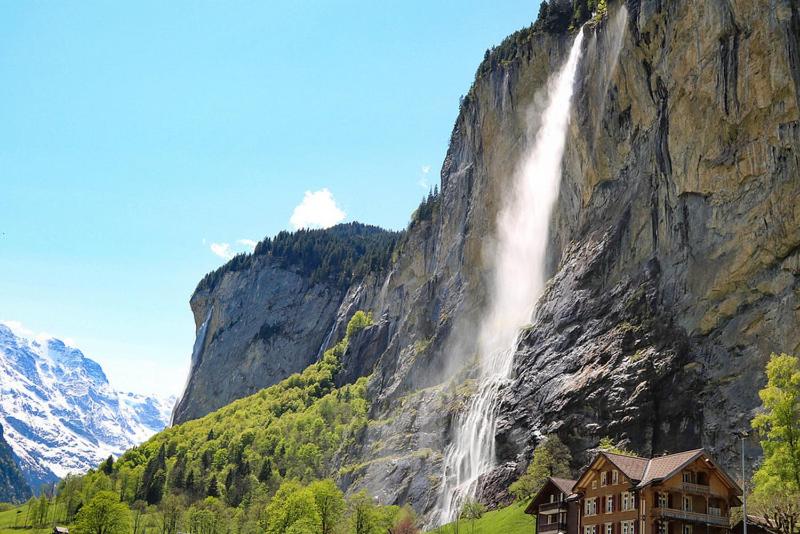 Breathtaking Waterfall Apartment - Wengen BE