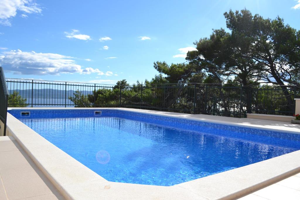 Two Lovely Separate Apartments With Pool - Brela