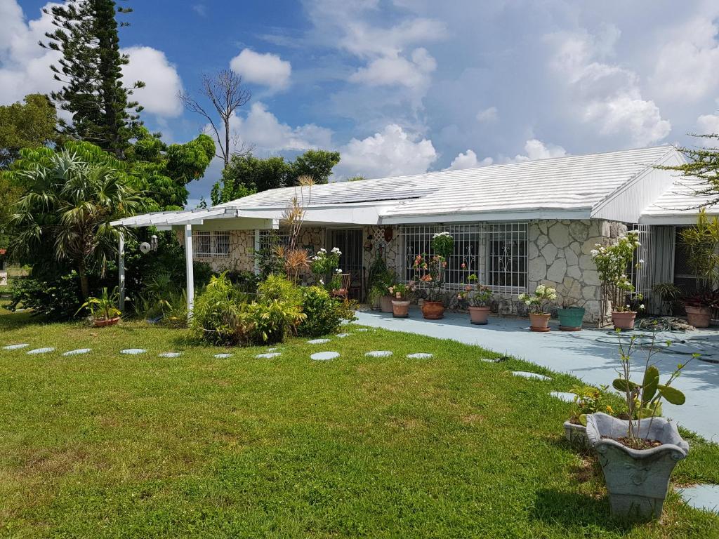 Bajamar Your Second Home Guest Property - Bahamas
