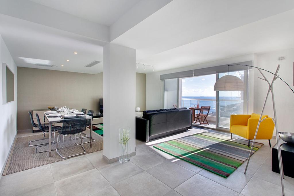 Marvellous Seafront Apartment - La Valeta