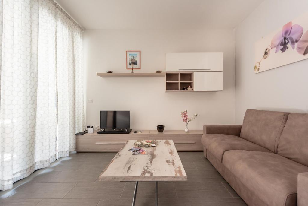 New Apartment  With Free Private Garage - Floransa