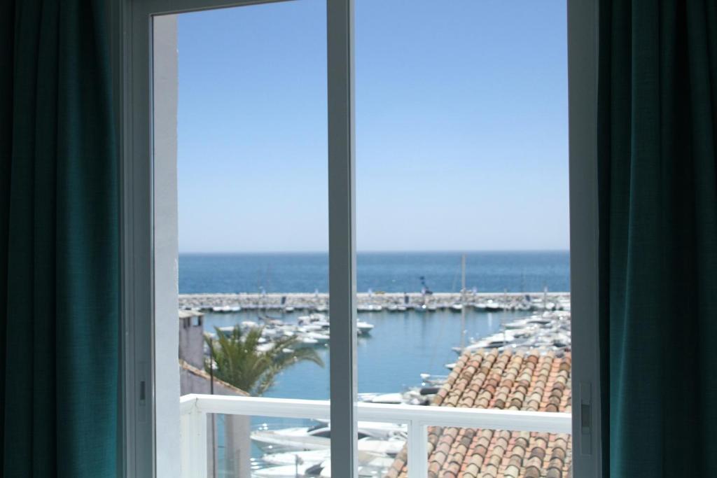 Luxury Holiday Apartment In Puerto Banus Marina With Sea Views - 巴努斯港