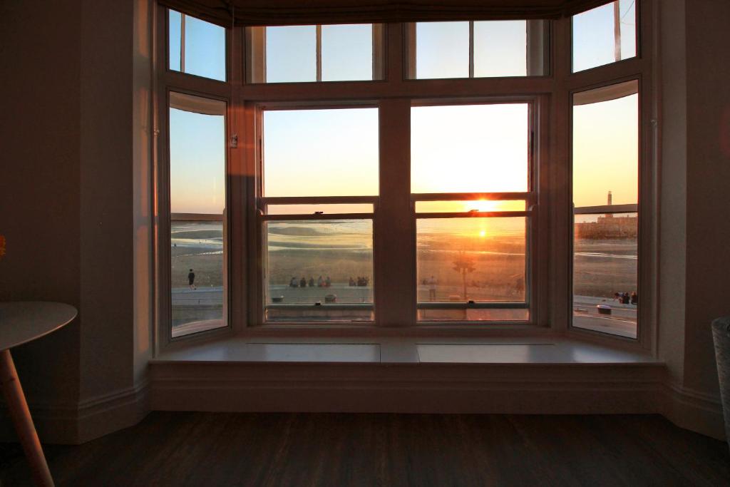 Macatsim Seaview Sunset ★ 2bed Flat ★ Amazing Spot - Westgate-on-Sea