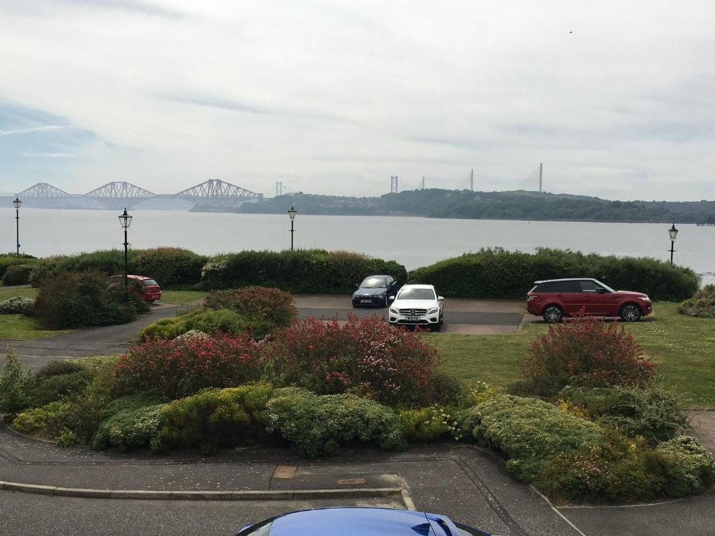 Prime View Waterfront 2 Bed Executive Apartment - Dunfermline