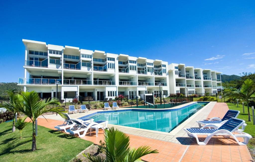 Beachside Magnetic Harbour Apartments - Picnic Bay