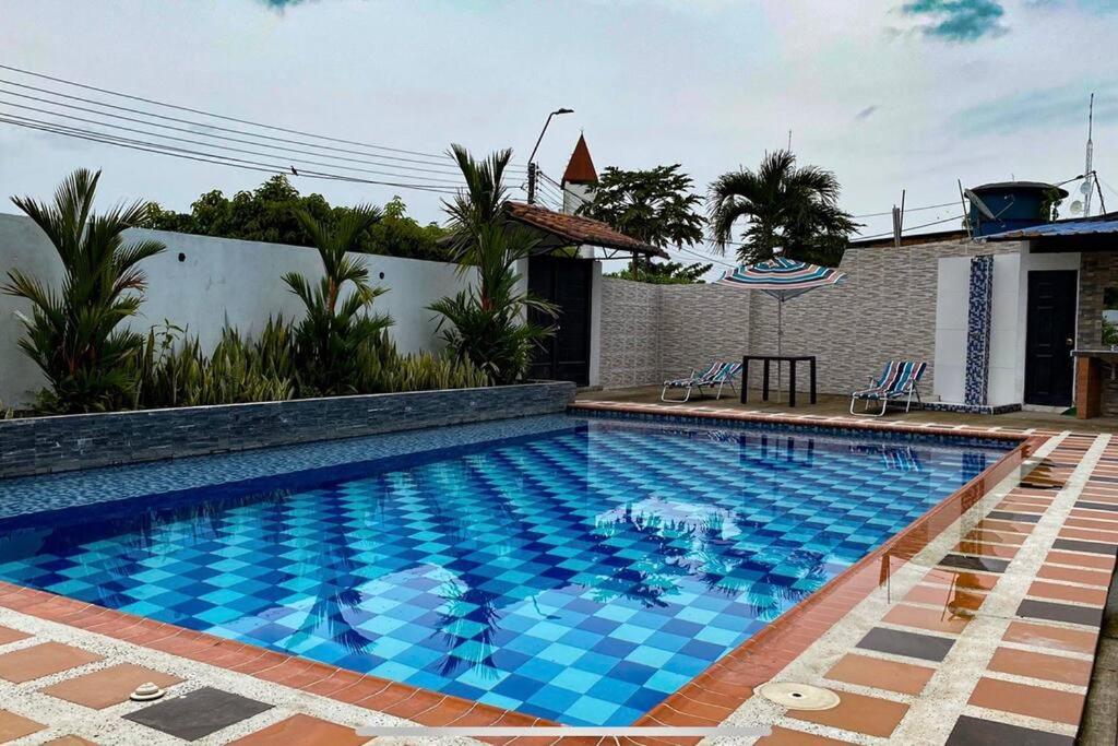Casa de descanso con piscina - Tauramena Casanare - Tauramena