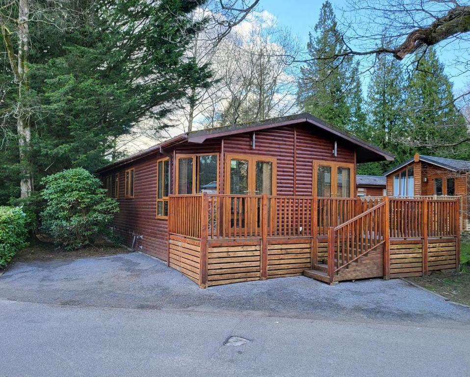 Cheerful 3 Bedroom Lodge At White Cross Bay Windermere - コニストン