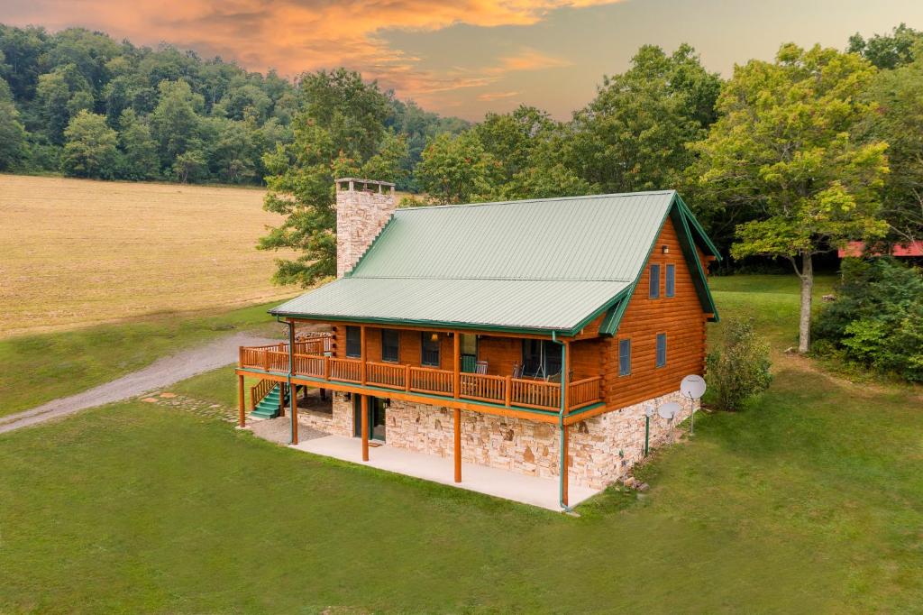Mountain Ridge Retreat Luxury Log Home - Sleeps 14 - Indian Lake, PA