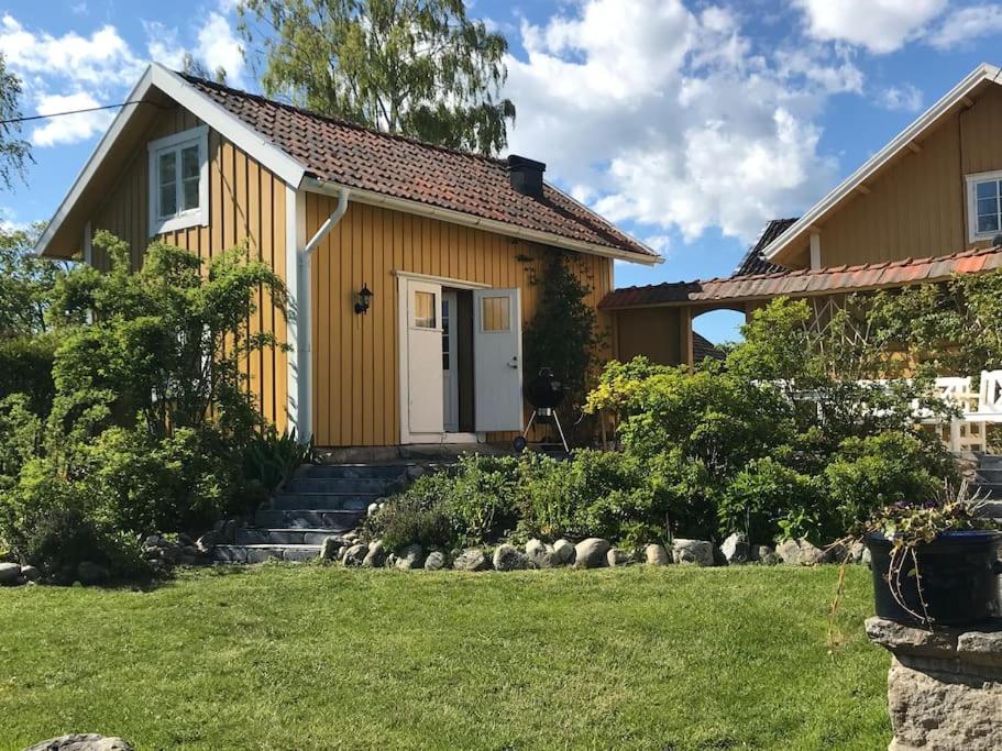 Cosy lodge at horse farm with lake and sauna - Järna