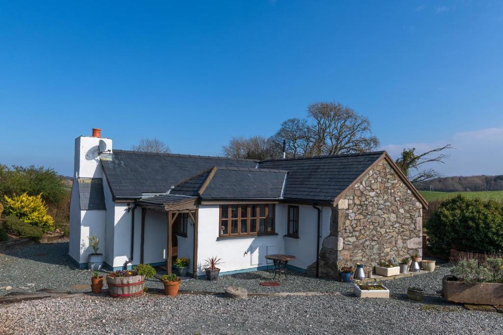 Pistyll y Glo, Beautiful Countryside cottage on the North Wales Coast - Abergele