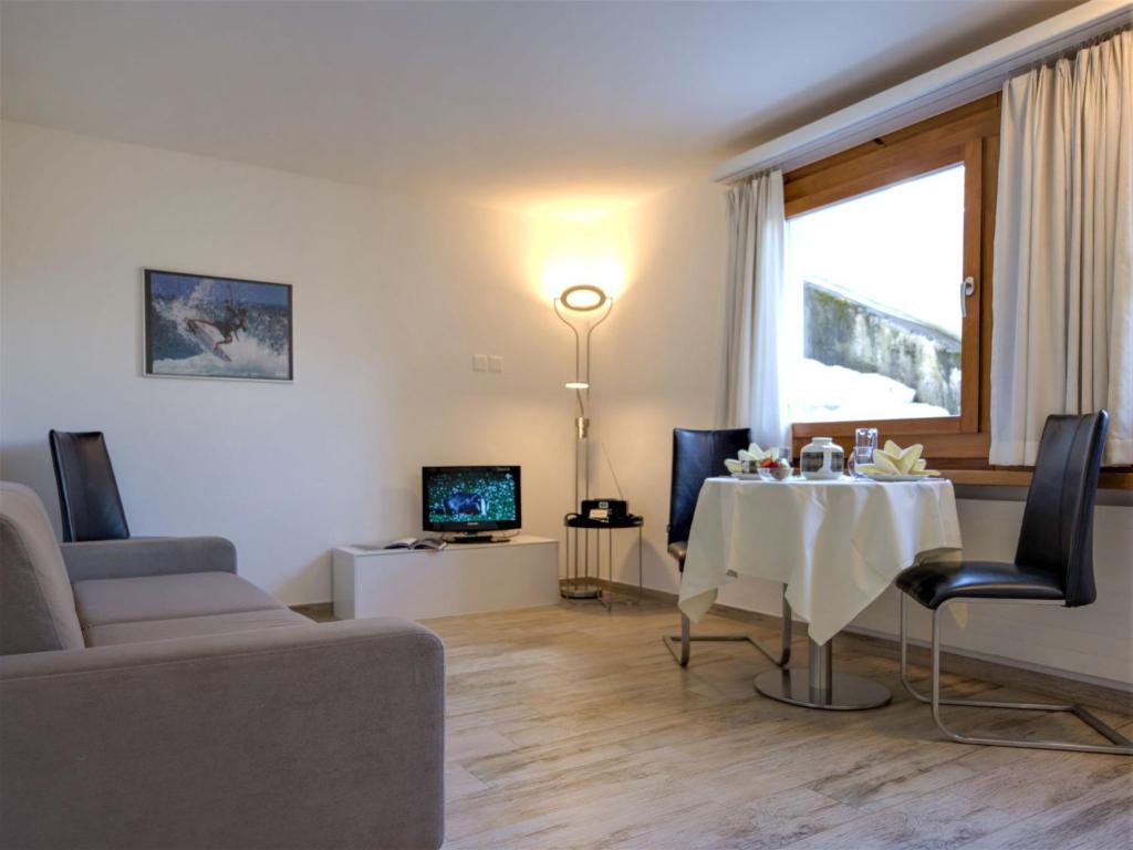 Apartment Chesa Munteratsch 311 By Interhome - Kanton Graubünden