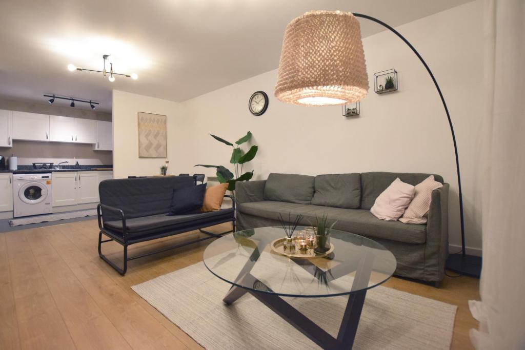 Modern 2 Bed Apartment- Town Centre - 노샘프턴