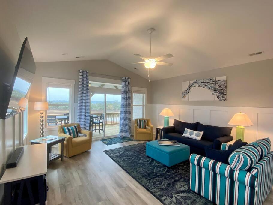 *New Listing!* Surf City 3 Bed/3 Bath Townhome Beach Vacation Getaway! - Topsail Island, NC