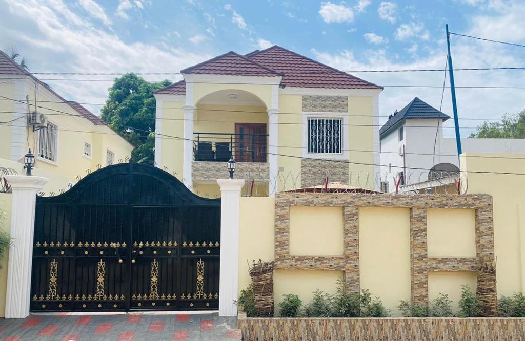 Janha's Senegambia Villa Holiday Rental With Free Wifi - The Gambia