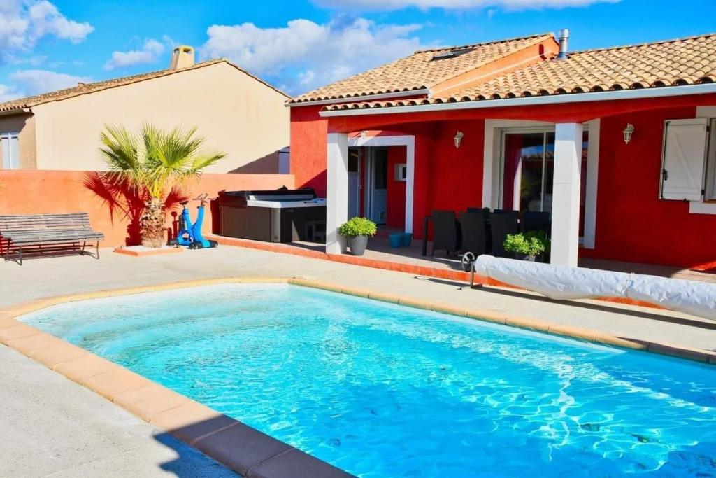 Villa with 3 bedrooms in Carcassonne with wonderful mountain view private pool enclosed garden 50 km from the beach - Aude