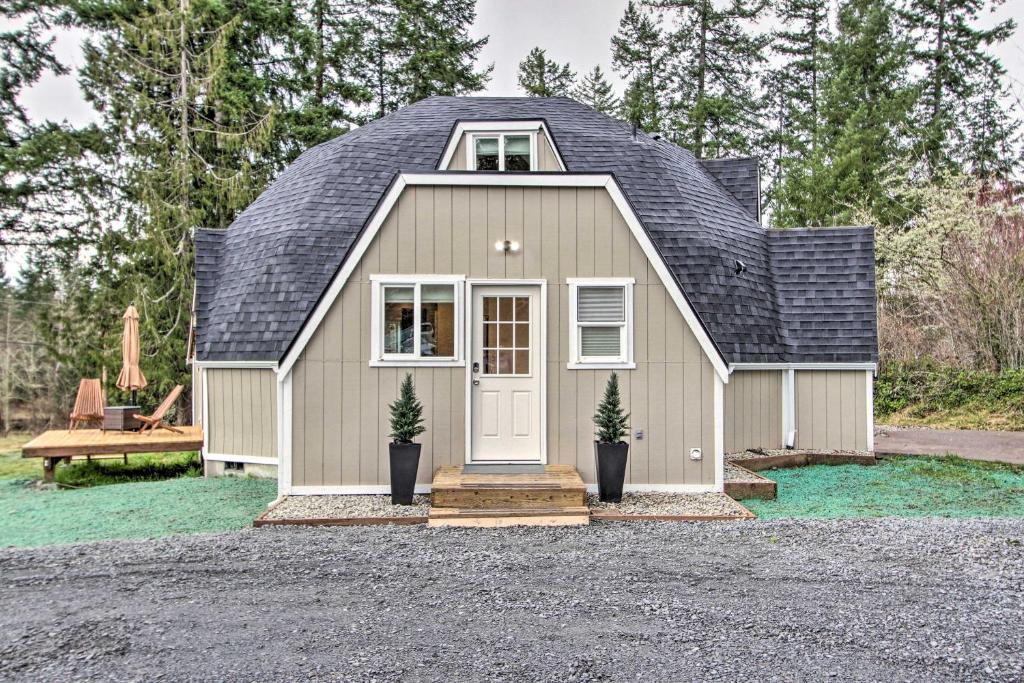 Geodesic Dome House With Scenic Views And Hot Tub - Ohop Lake, WA