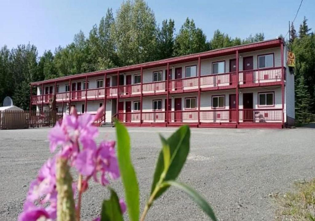 The Place Motel & Bar - Alaska