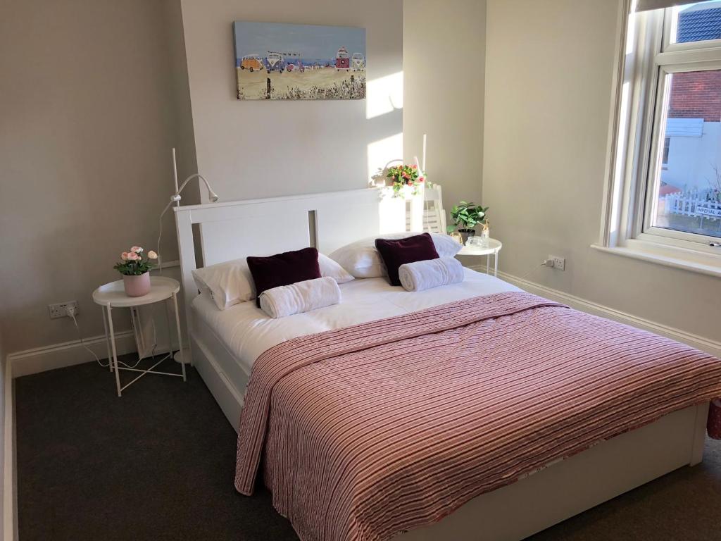 Three Bedroom City Home With Garden - Southampton, UK