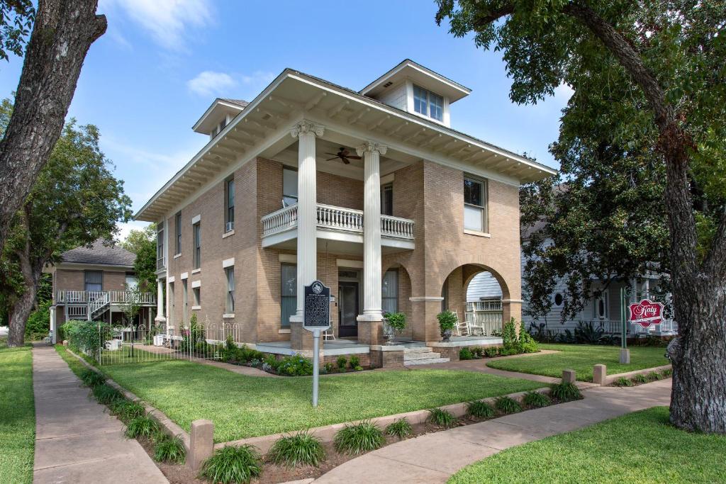 Katy House Bed And Breakfast - United States