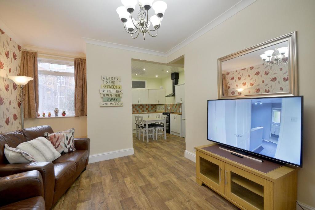 Brightwater, Spacious Modern Ground Floor Apartment, For Up To 6 Guests - Alpamare UK, Scarborough