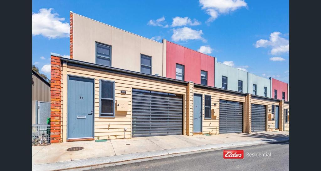 Old Port Townhouse - Central To Everything - Echuca