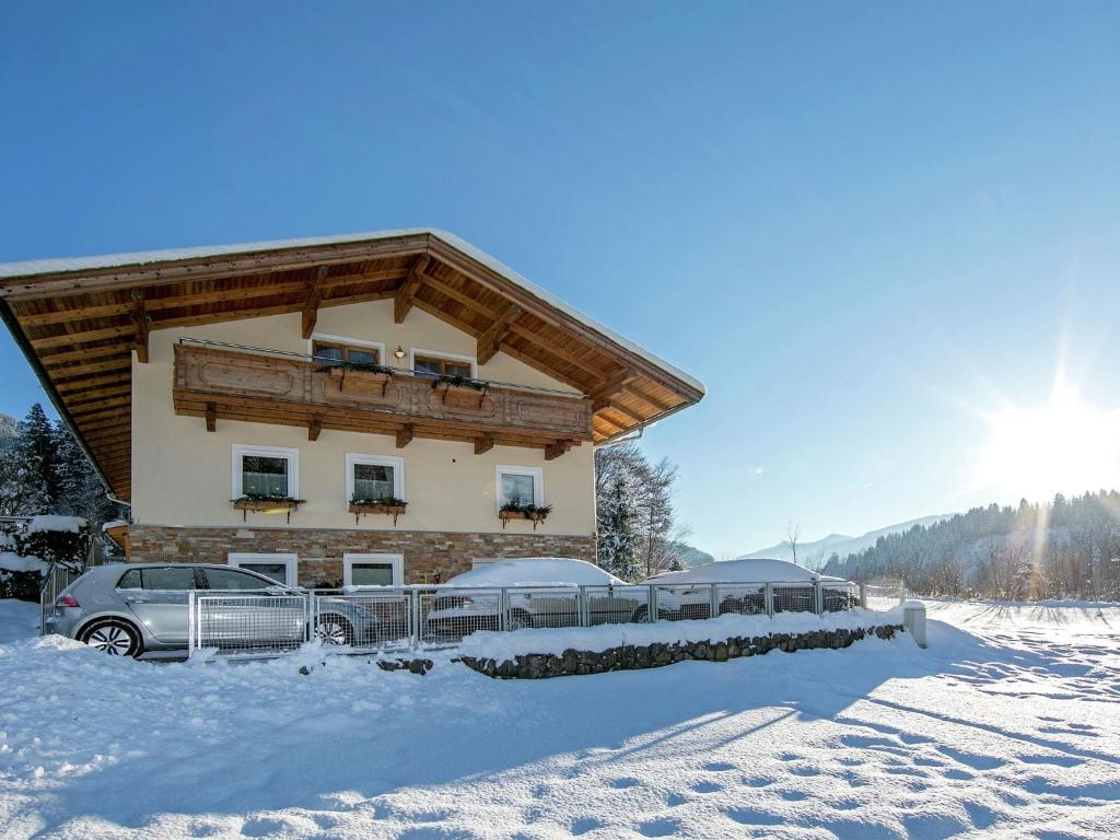Spazioso Chalet Vicino Alle Piste A Itter - Itter