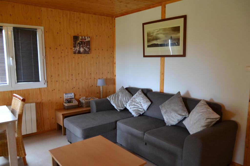 Beautiful Lake View 3 Bedroom Chalet. - Vire