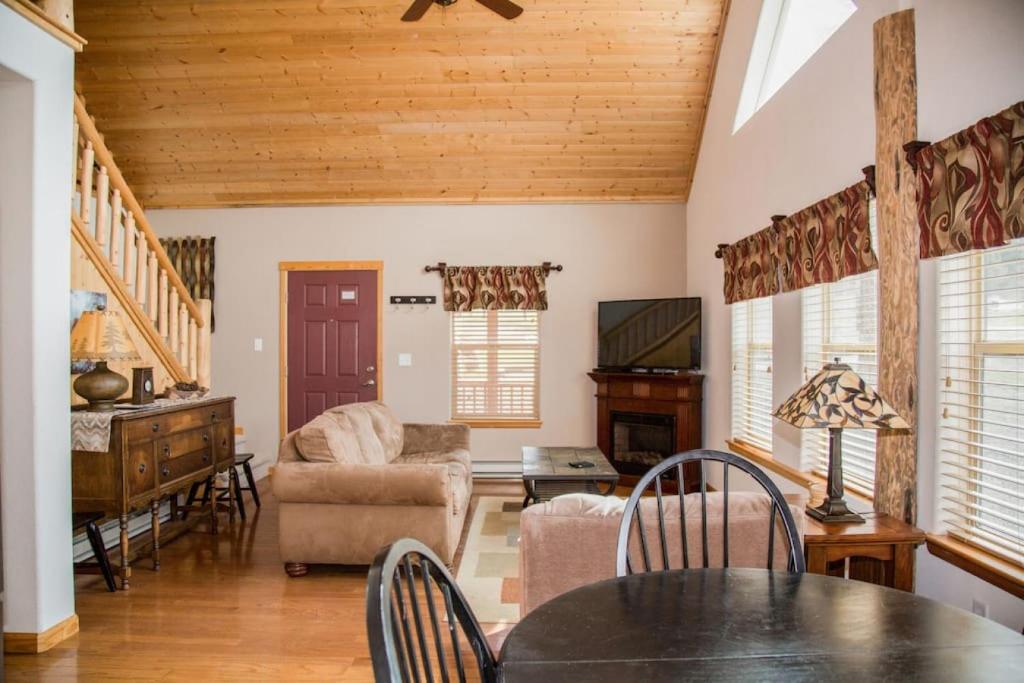 Great For Families Master Bedroom, Loft, Full Kitchen, Dogs Ok - Rocky Mountain National Park