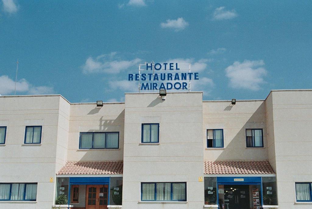 Hotel Mirador - Velilla de San Antonio