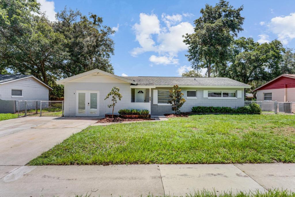 Quiet Location Duplex House - Minutes Away From Everything - Winter Park, Florida - Winter Park, FL