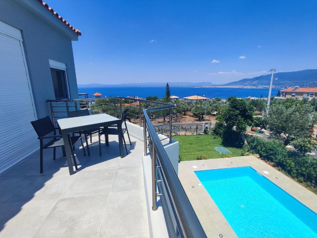 New Modern Luxury Apartment With Garden Swimming Pool & A View Of Messinian Gulf - Kalamata