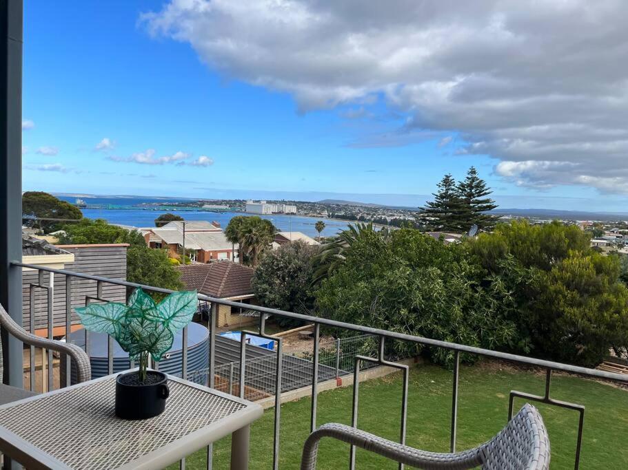 Celestial Heights - Stunning Views Of City & Bay - Port Lincoln