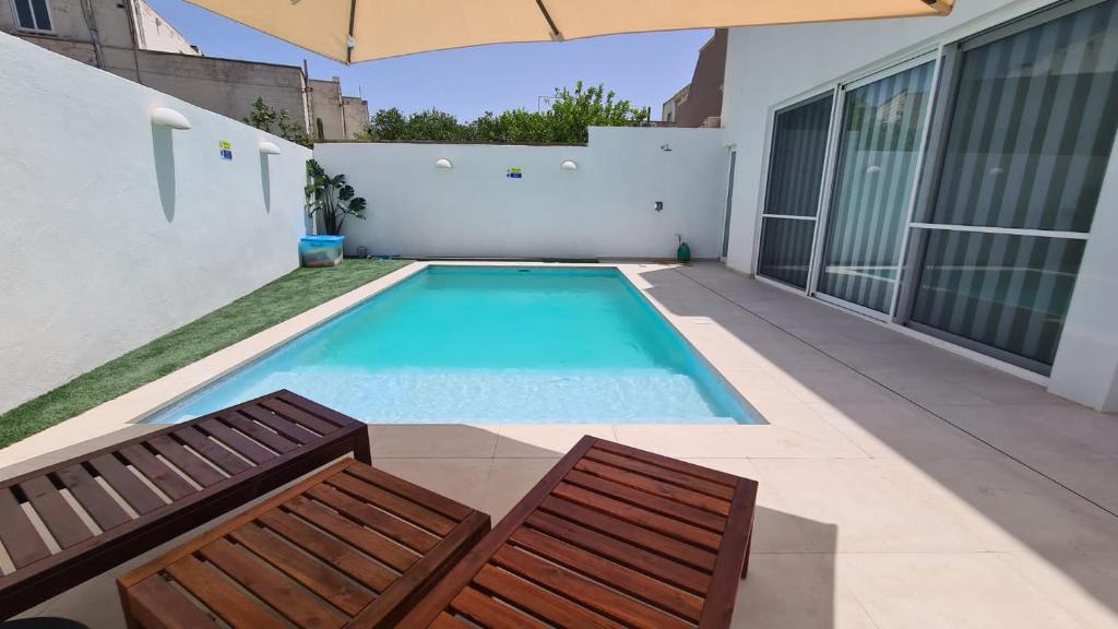 Modern And Bright 3 Bedroom Villa With Pool. - Aéroport international de Malte (MLA)