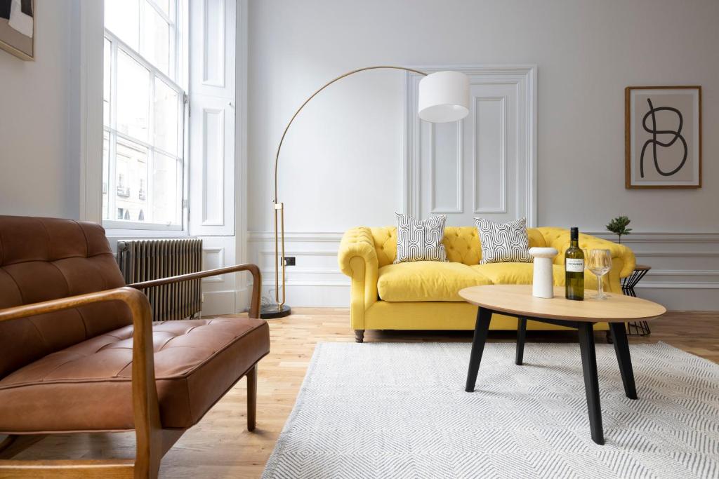 Dragon Suites Luxury Serviced Apartments At Alva Street - Edinburgh